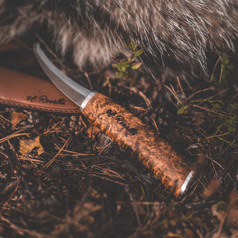 Roselli – handmade Finnish knives and axes since 1976.