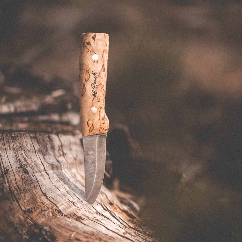 https://eu.roselli.fi/cdn/shop/products/Rosellihuntingknifefulltanglive2_7aa9e806-b292-4dc1-b19a-d1c925340e22_1200x.jpg?v=1661931687